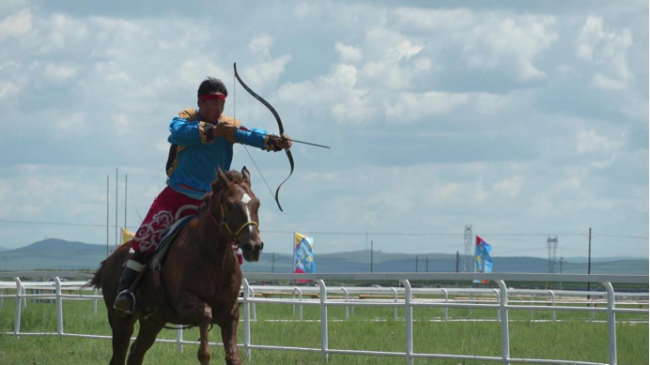 “走遍中国”写生那达慕:探寻草原文化密码