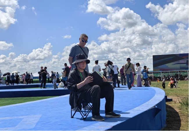 “走遍中国”写生那达慕:探寻草原文化密码